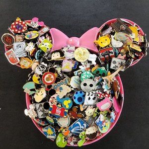 COPY - COPY - DISNEY PIN TRADING LOT 50, NO DUPLICATES 100% TRADABLE